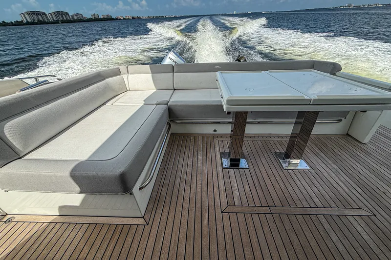 Slide: The Image of Galeon 550 Fly 2022 - 10