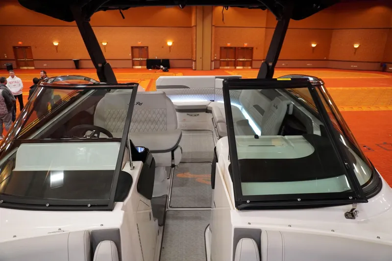 Slide: The Image of Sea Ray SLX 280 2024 - 10