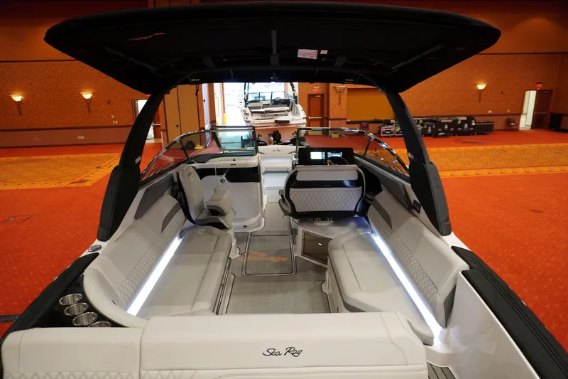 Slide: The Image of Sea Ray SLX 280 2024 - 11