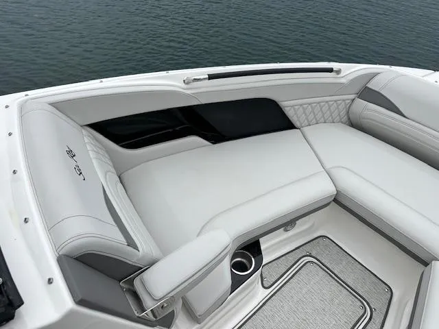 Slide: The Image of Luxurious seating area on the 2024 Sea Ray SLX 280 boat. - 21