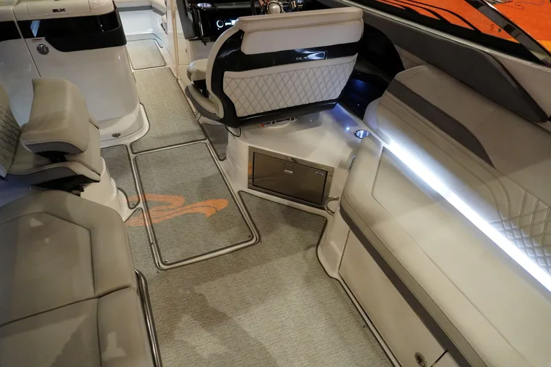 Slide: The Image of Sea Ray SLX 280 2024 - 6