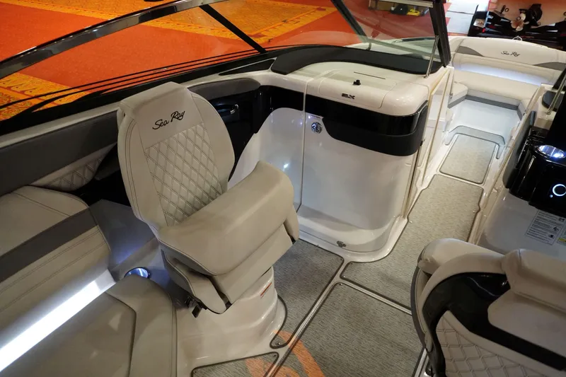 Slide: The Image of Sea Ray SLX 280 2024 - 8