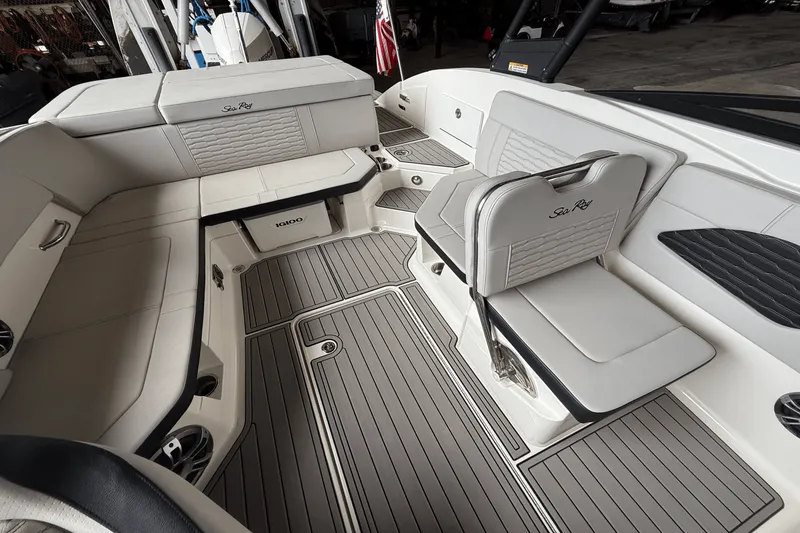 Slide: The Image of Sea Ray 23 SPX-OB 2023 - 10