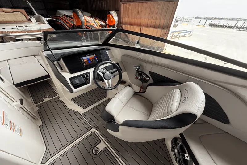 Slide: The Image of Sea Ray 23 SPX-OB 2023 - 16