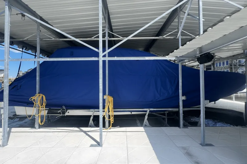 Slide: The Image of Galeon 375 GTO 2024 - 1