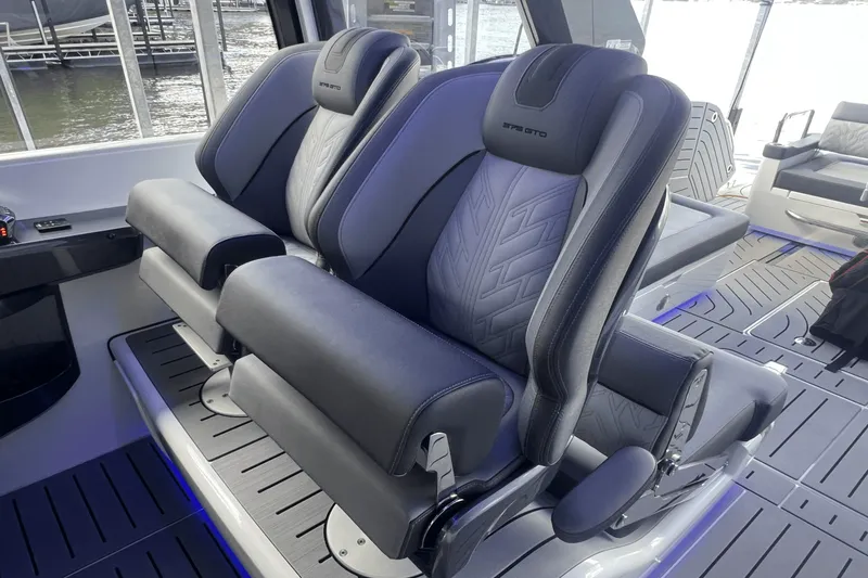 Slide: The Image of Galeon 375 GTO 2024 - 14