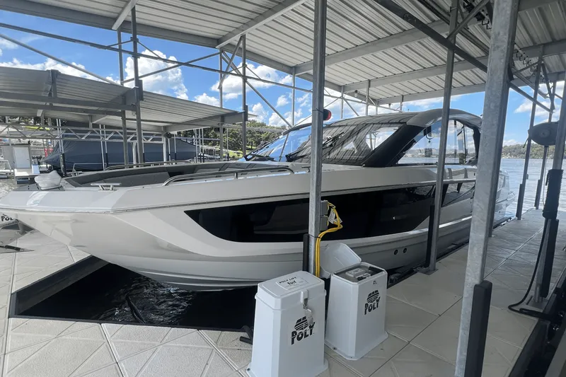 Slide: The Image of Galeon 375 GTO 2024 - 3