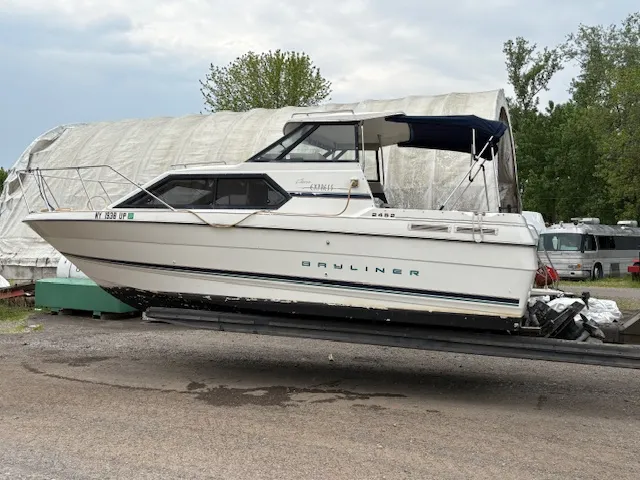 Slide: The Image of Bayliner 2452 CIERRA EXPRESS 1996 - 9