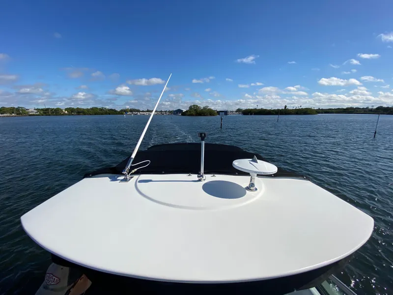 Slide: The Image of Monterey 275 Sport Yacht 2015 - 60