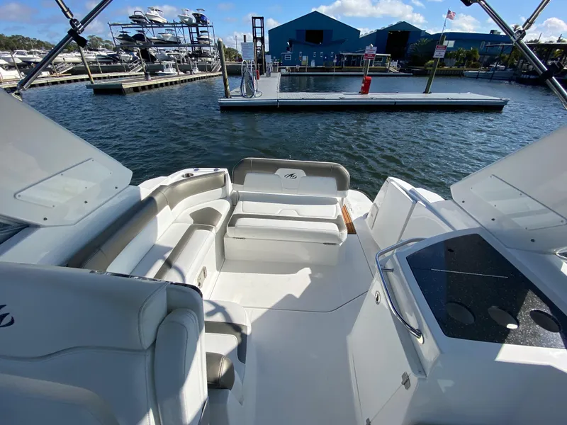 Slide: The Image of Monterey 275 Sport Yacht 2015 - 54