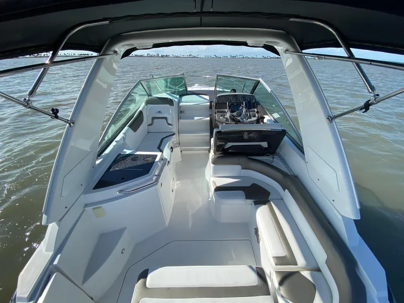 Slide: The Image of Monterey 275 Sport Yacht 2015 - 65
