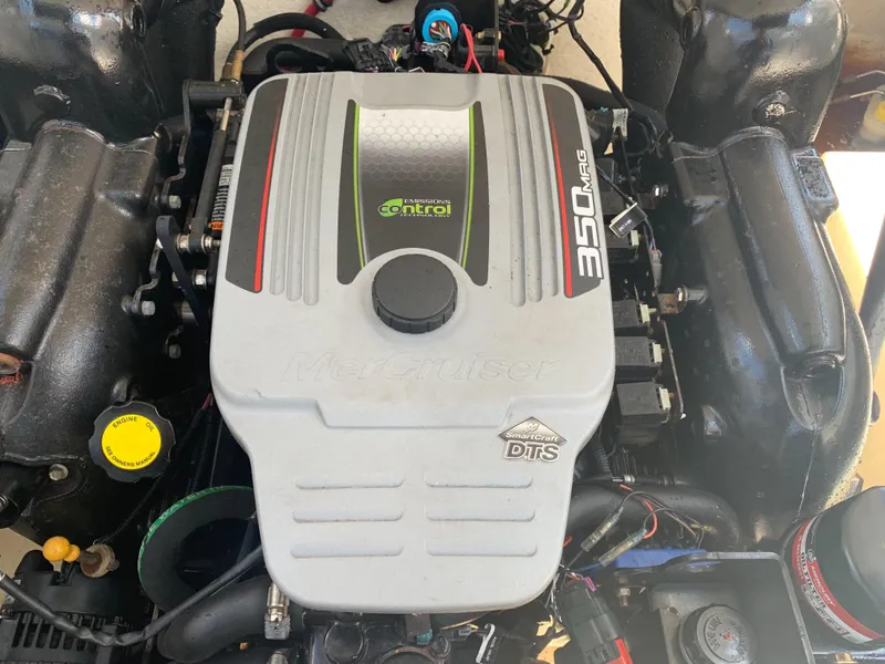 Slide: The Image of A 350 HP engine in a 2015 Monterey 275 Sport Yacht. - 19