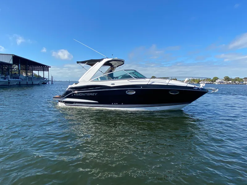 Slide: The Image of Monterey 275 Sport Yacht 2015 - 67