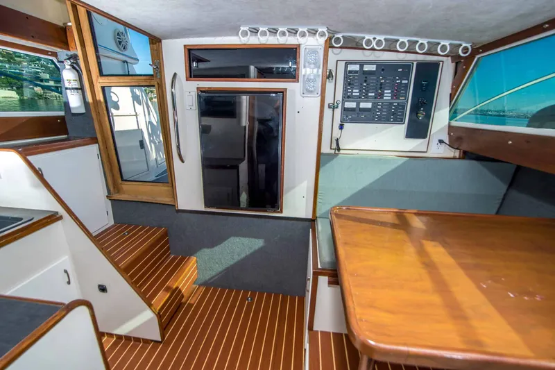Slide: The Image of Tiara 3300 Flybridge 1989 - 24