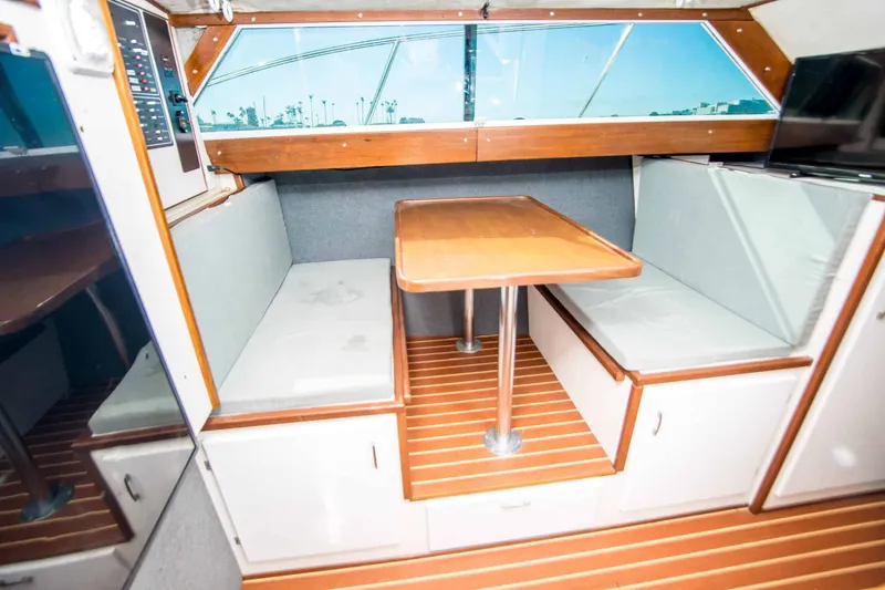 Slide: The Image of Tiara 3300 Flybridge 1989 - 21