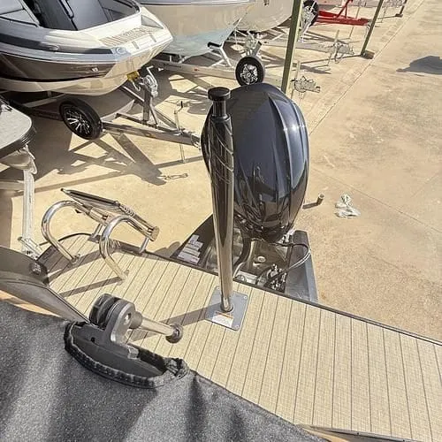 Slide: The Image of Veranda VX22RC Premium Pontoon/Tritoon 2026 - 24
