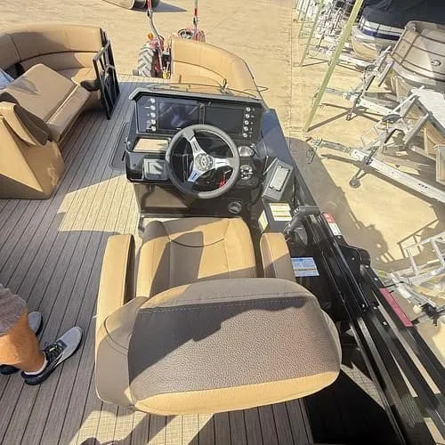 Slide: The Image of Veranda VX22RC Premium Pontoon/Tritoon 2026 - 19