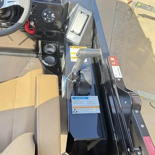 Slide: The Image of Veranda VX22RC Premium Pontoon/Tritoon 2026 - 18