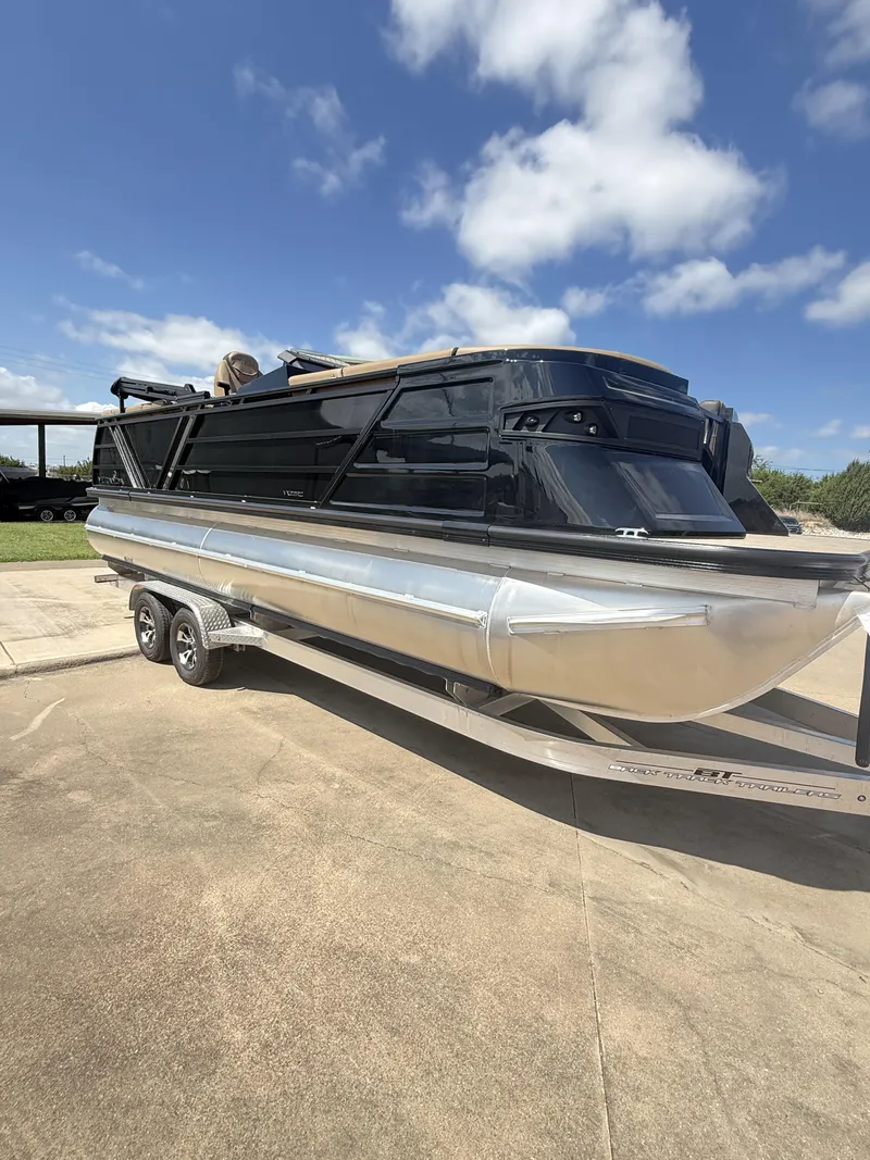Slide: The Image of Veranda VX22RC Premium Pontoon/Tritoon 2026 - 55
