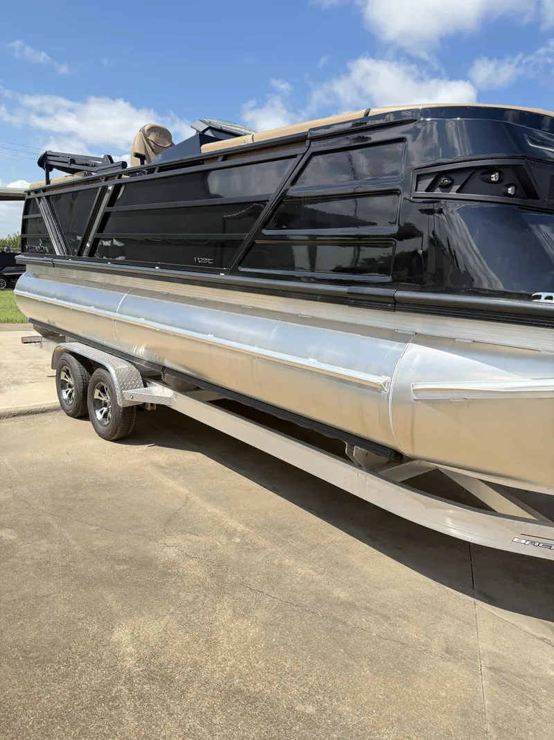 Slide: The Image of Veranda VX22RC Premium Pontoon/Tritoon 2026 - 54