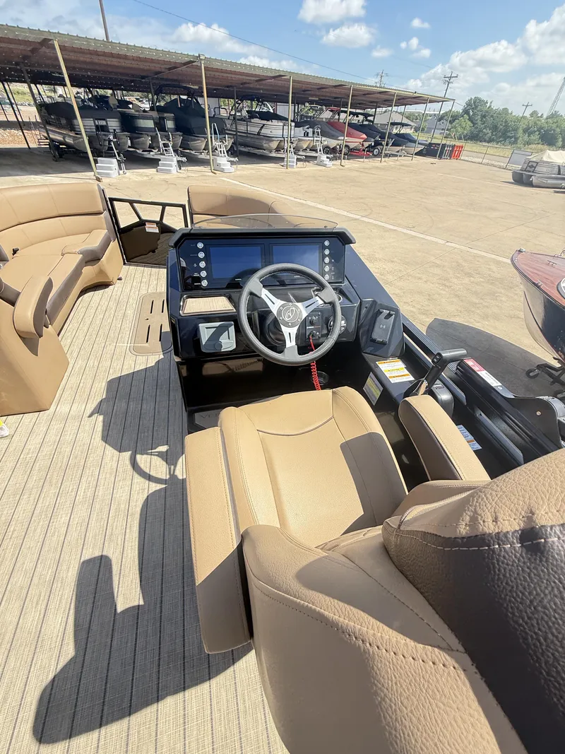 Slide: The Image of Veranda VX22RC Premium Pontoon/Tritoon 2026 - 45