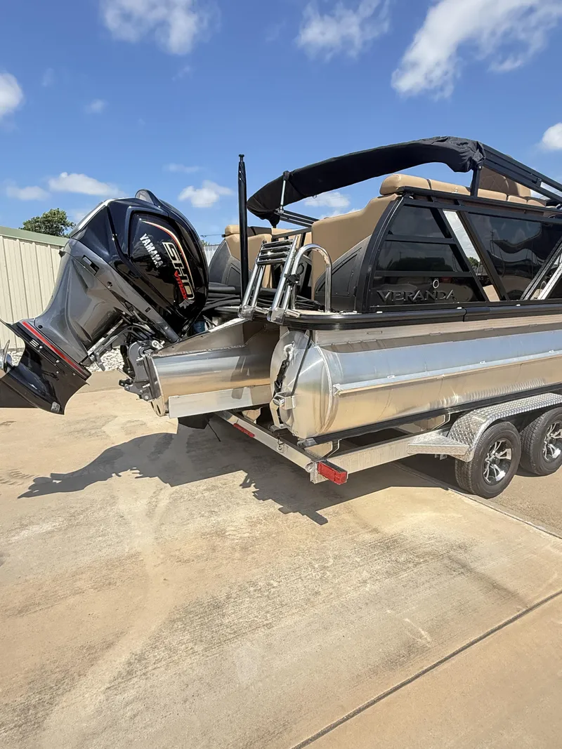 Slide: The Image of Veranda VX22RC Premium Pontoon/Tritoon 2026 - 61