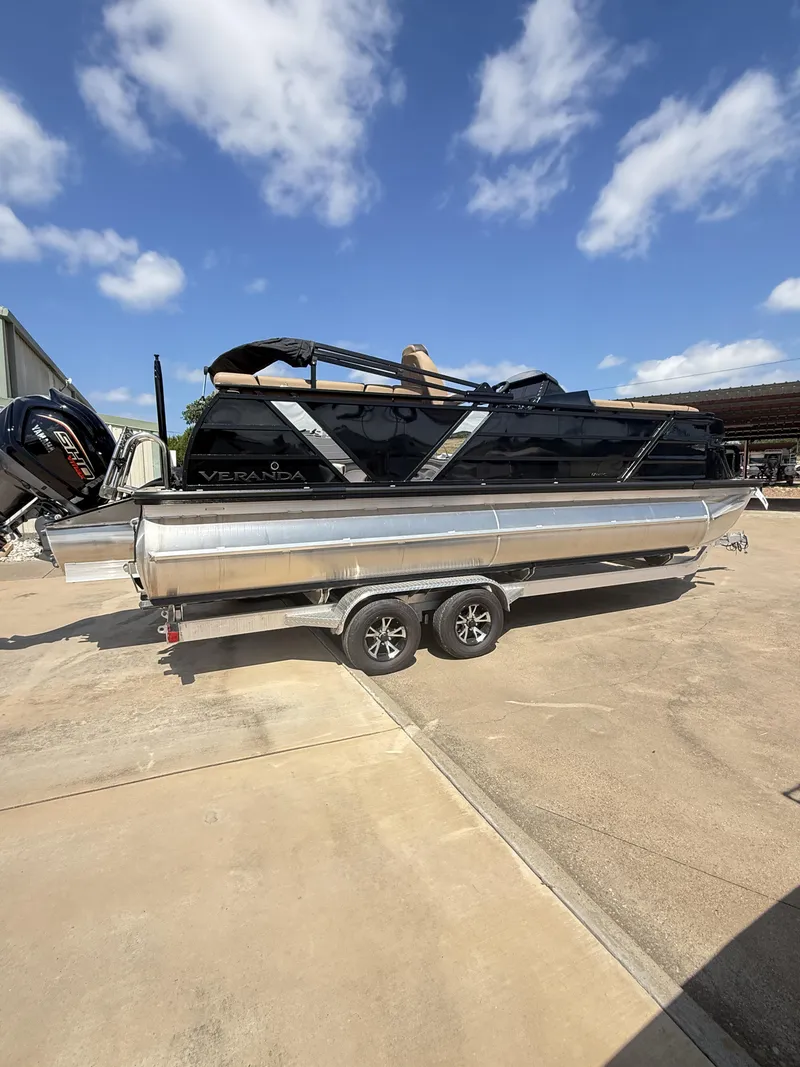 Slide: The Image of Veranda VX22RC Premium Pontoon/Tritoon 2026 - 59