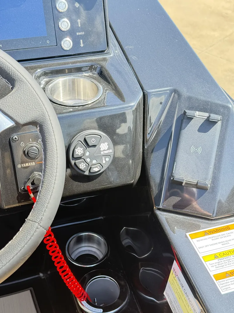 Slide: The Image of Veranda VX22RC Premium Pontoon/Tritoon 2026 - 47