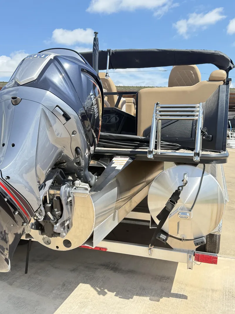 Slide: The Image of Veranda VX22RC Premium Pontoon/Tritoon 2026 - 63