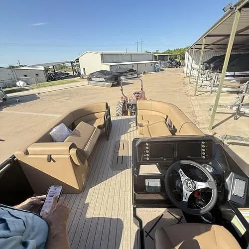 Slide: The Image of Veranda VX22RC Premium Pontoon/Tritoon 2026 - 20