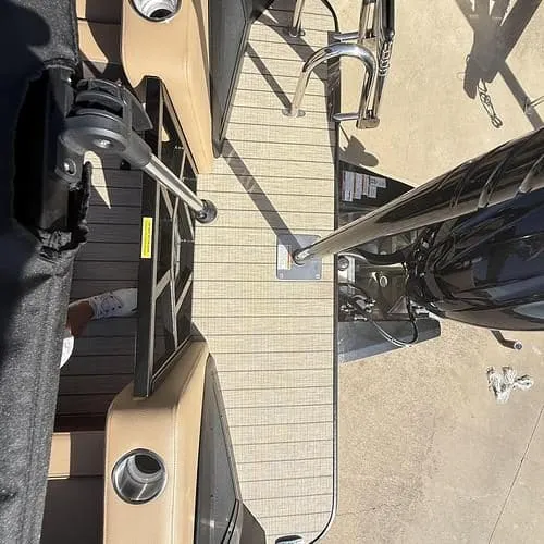Slide: The Image of Veranda VX22RC Premium Pontoon/Tritoon 2026 - 13