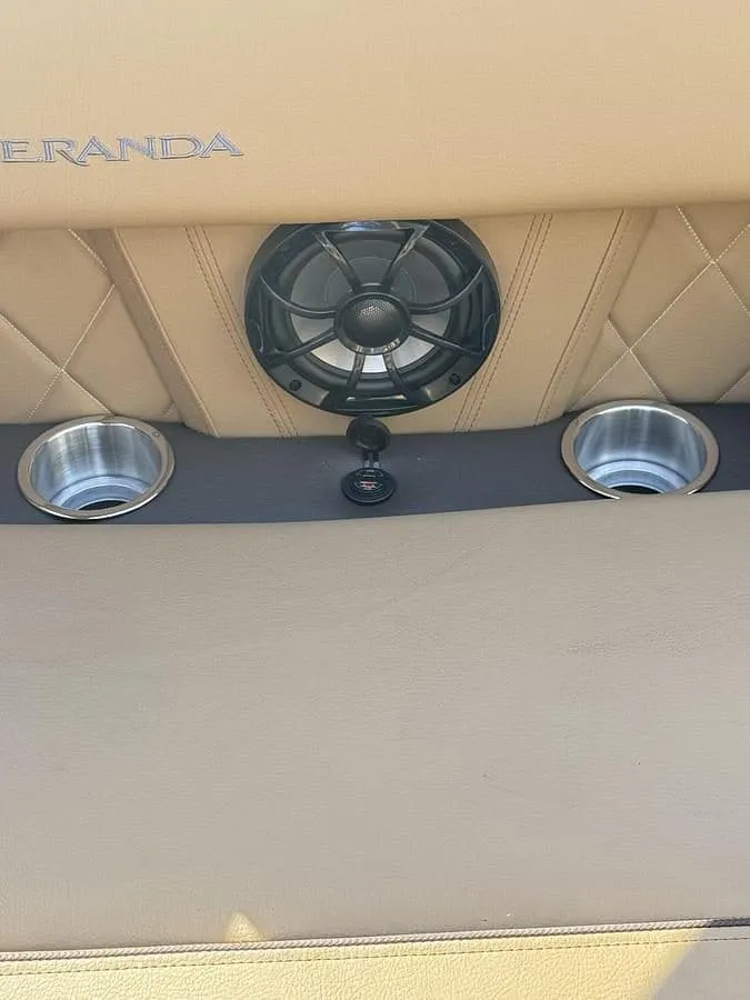 Slide: The Image of Veranda VX22RC Premium Pontoon/Tritoon 2026 - 4