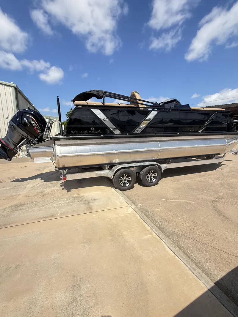 Slide: The Image of Veranda VX22RC Premium Pontoon/Tritoon 2026 - 58