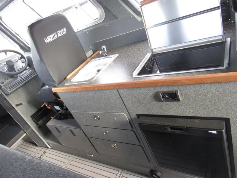 Slide: The Image of North River SEAHAWK OS 3100 SXL 2026 - 20