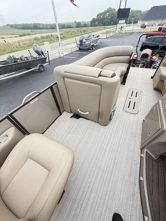 Slide: The Image of Veranda VTX25VLC Pontoon/Tritoon 2023 - 13