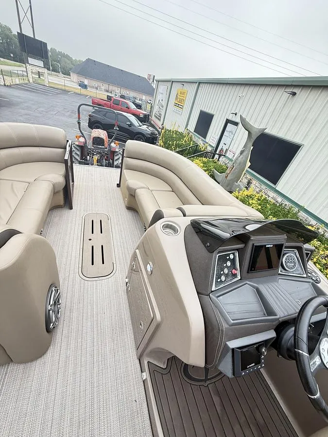 Slide: The Image of Veranda VTX25VLC Pontoon/Tritoon 2023 - 10