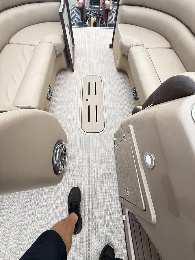 Slide: The Image of Veranda VTX25VLC Pontoon/Tritoon 2023 - 3