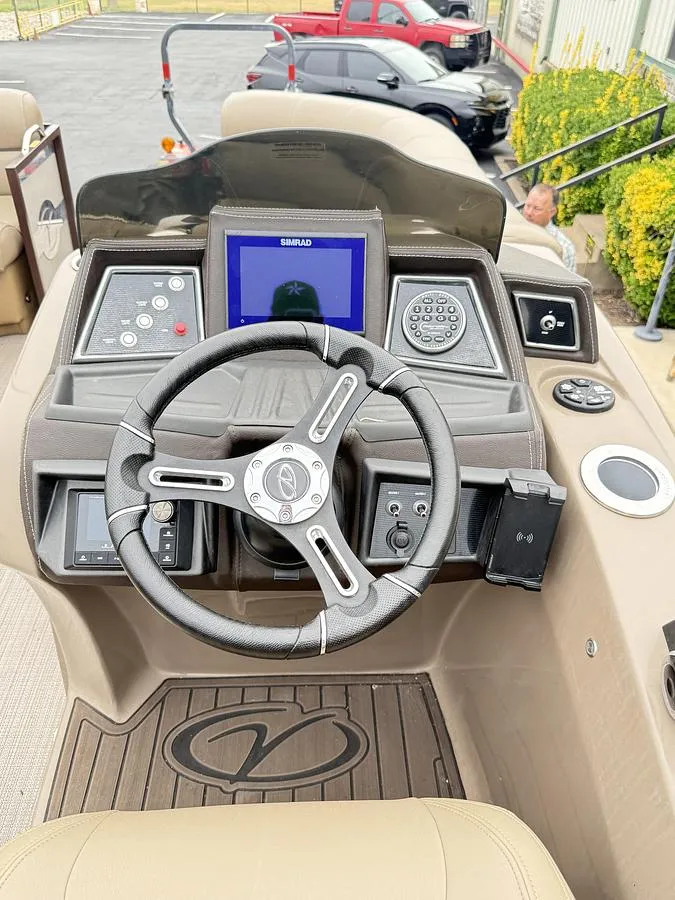 Slide: The Image of Veranda VTX25VLC Pontoon/Tritoon 2023 - 11