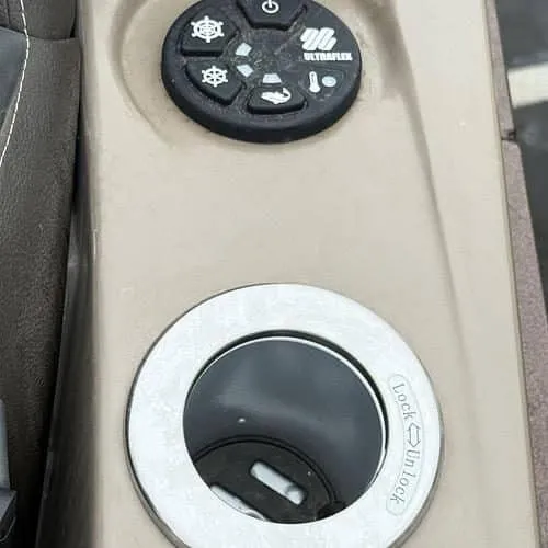 Slide: The Image of Veranda VTX25VLC Pontoon/Tritoon 2023 - 25
