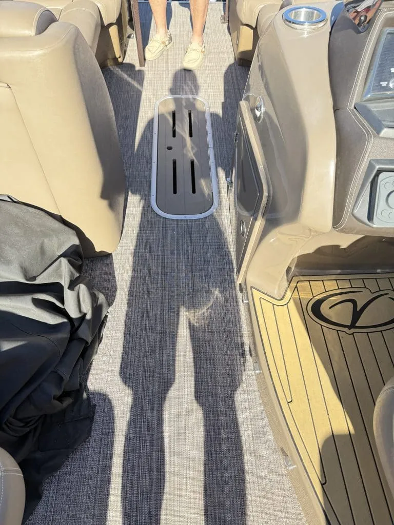 Slide: The Image of Veranda VP25RC Pontoon Pontoon/Tritoon Tritoon XL Package Bitoon Luxury Tritoon OUTBOARD MOTOR 2020 - 3