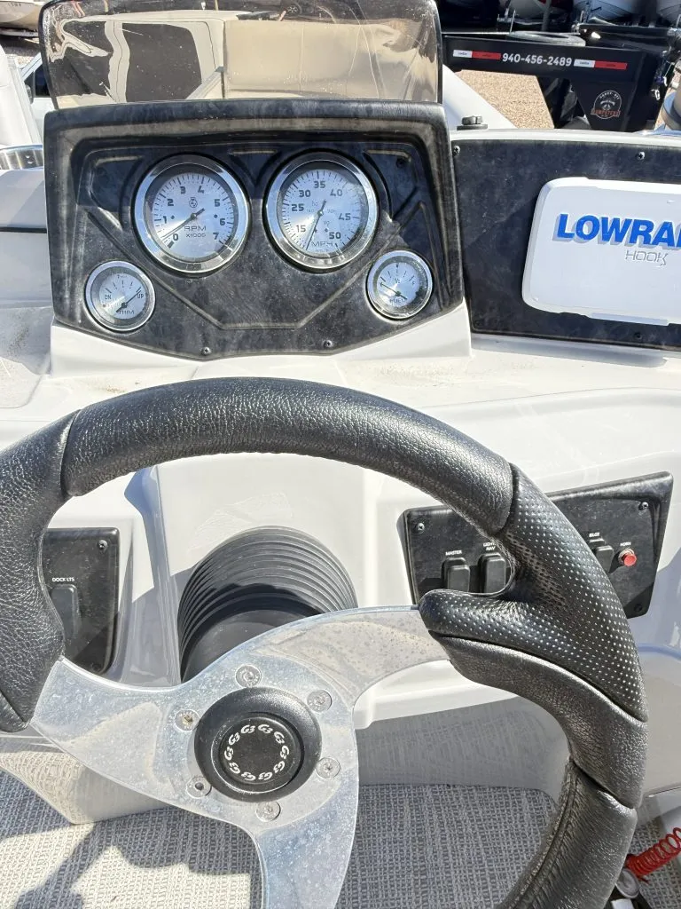 Slide: The Image of G3 322 SS SALTWATER SERIES Pontoon Pontoon/Tritoon Tritoon XL Package 2021 - 26