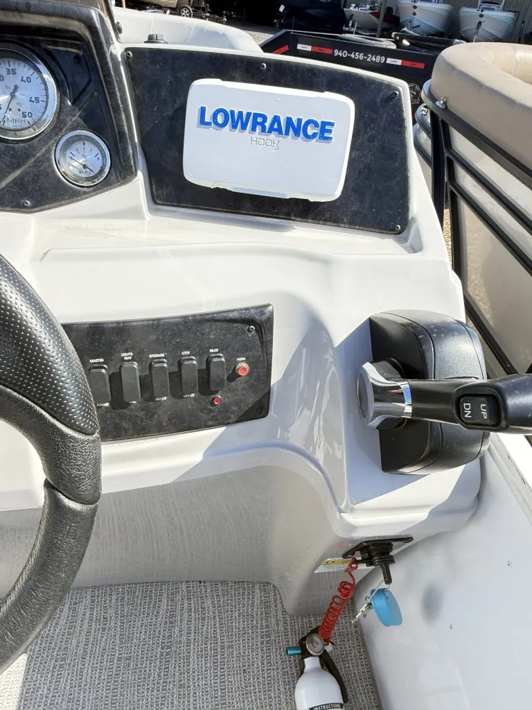 Slide: The Image of G3 322 SS SALTWATER SERIES Pontoon Pontoon/Tritoon Tritoon XL Package 2021 - 28