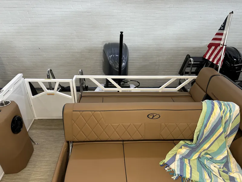 Slide: The Image of Veranda VX25DCVL PREMIUM 2025 - 4