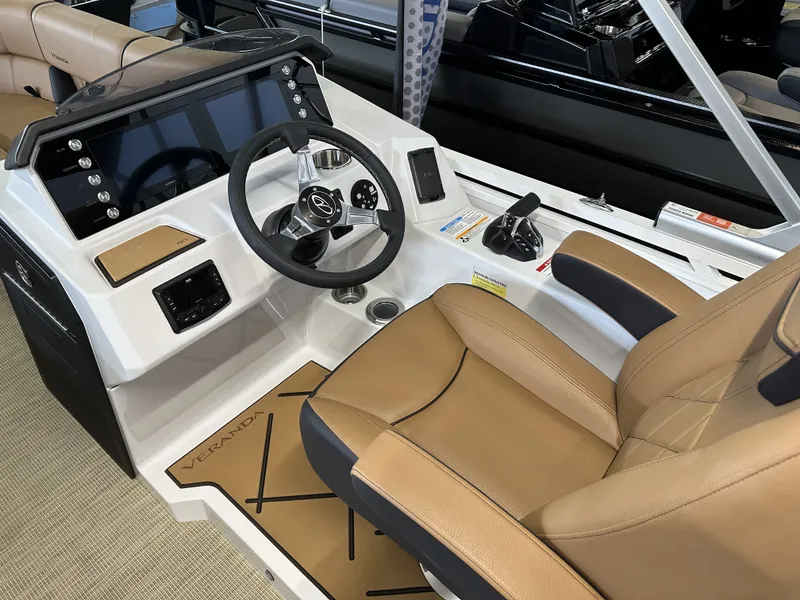 Slide: The Image of Veranda VX25DCVL PREMIUM 2025 - 2