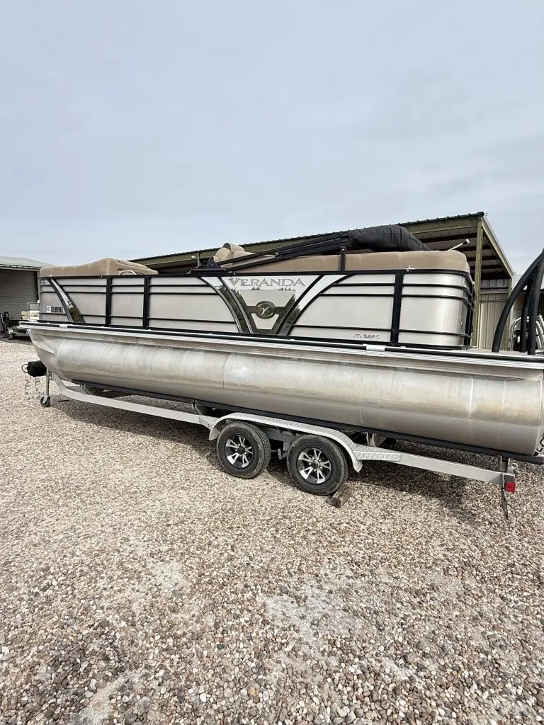 Slide: The Image of Veranda VTX22RC Pontoon 2021 - 6