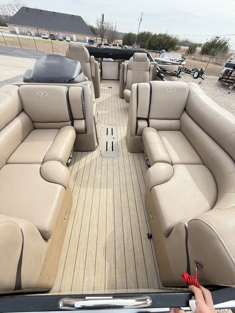 Slide: The Image of Veranda VTX22RC Pontoon 2021 - 7