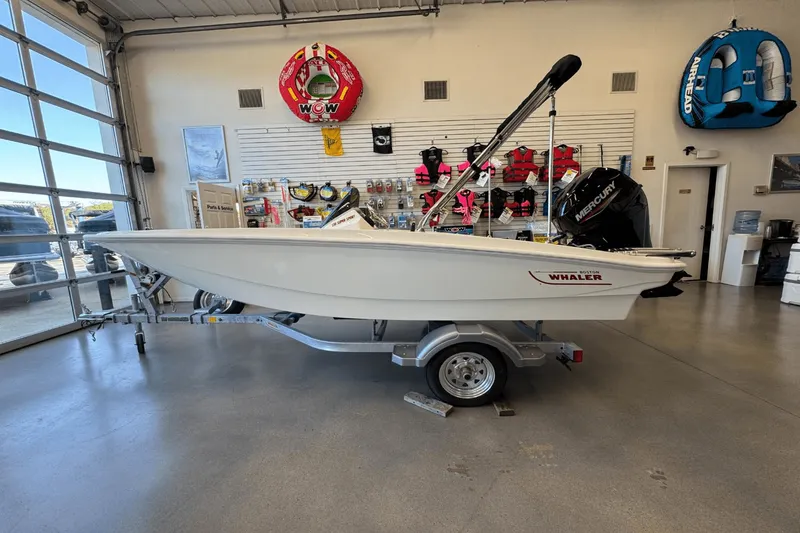 The Image of Boston Whaler 130 Super Sport 2026 - 0