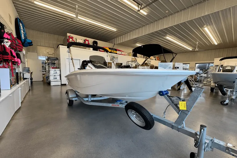 Slide: The Image of Boston Whaler 130 Super Sport 2026 - 1