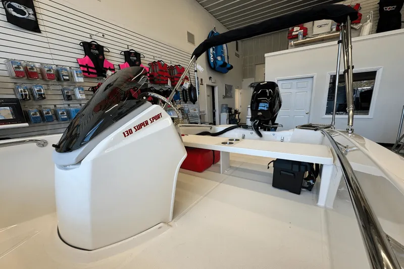 Slide: The Image of Boston Whaler 130 Super Sport 2026 - 7