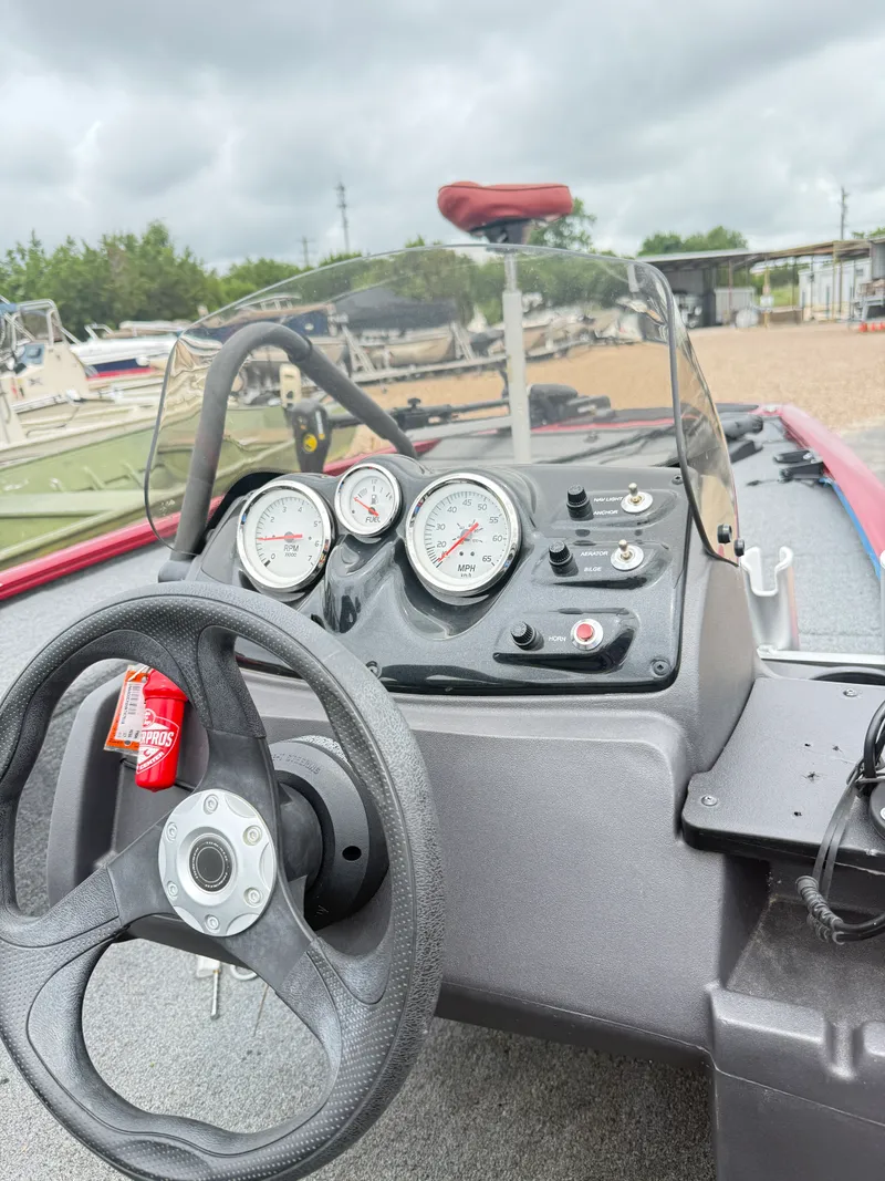 Slide: The Image of Tracker Boats PRO 170 Bass/Fishing Bass/Fishing Boat Fishing Tracker/Tahoe 2023 - 21